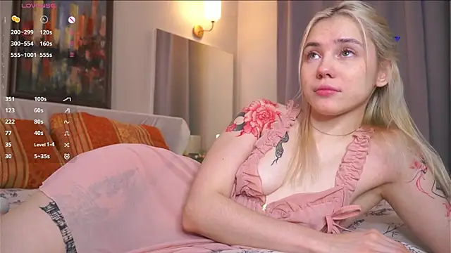 LilianBenskin online show from 11-28-25, 05:51