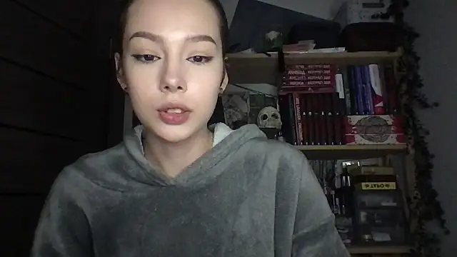 Yuna5343 online show from 04-22-26, 08:48