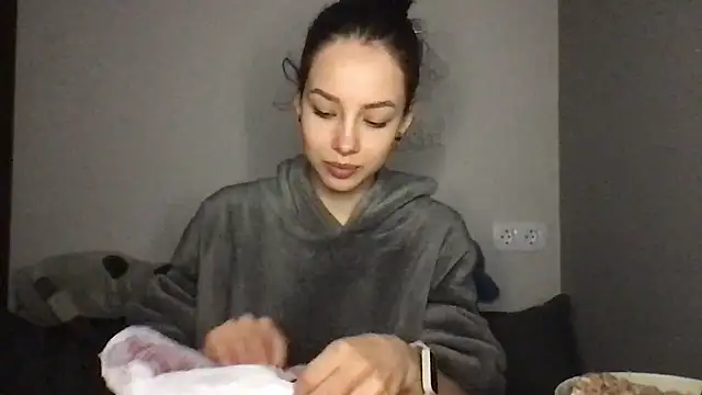 Yuna5343 online show from 01-10-26, 08:48