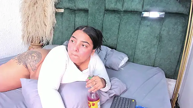 Chloe jackson25 online show from 06-18-26, 06:57