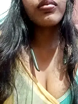 Snapshot of kaviyaponnu0987 chatting on 10-05-25, 02:19 kaviyaponnu0987 online show from 10-05-25, 02:19