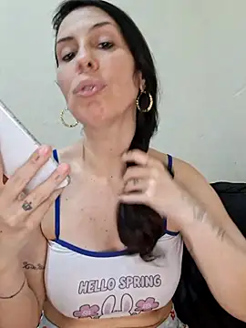 Lhcruz online show from 06-04-26, 02:44