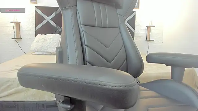 Snapshot of Katalina_red chatting on 09-26-25, 07:10 Katalina red online show from 09-26-25, 07:10