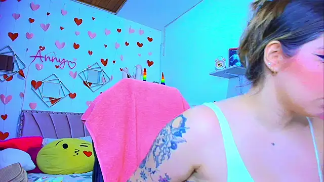 Anny Hurtado online show from 10-02-25, 08:29