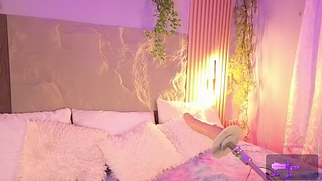 Lolalewis777 online show from 01-13-26, 08:24