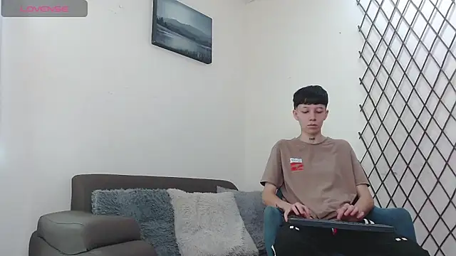 Snapshot of LiamBrown09 chatting on 02-23-26, 07:36 LiamBrown09 online show from 02-23-26, 07:36