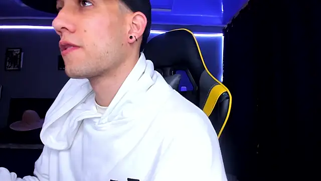 alexgiraldo   online show from 09-28-25, 11:39