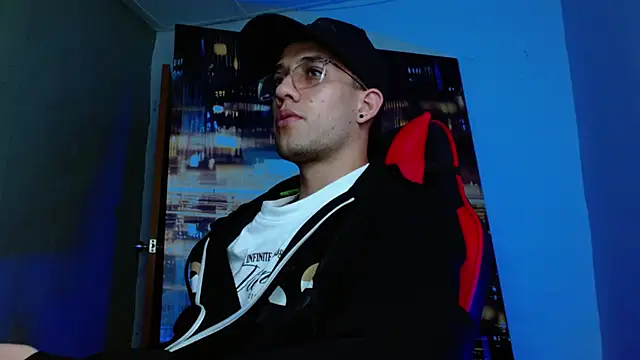 alexgiraldo   online show from 04-11-26, 01:57