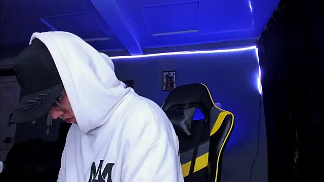 alexgiraldo   online show from 10-30-25, 10:24