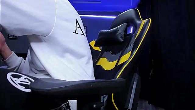 alexgiraldo   online show from 11-05-25, 05:43