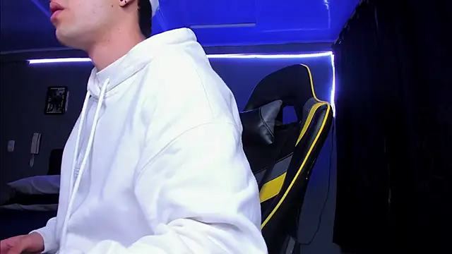 alexgiraldo   online show from 11-01-25, 10:53