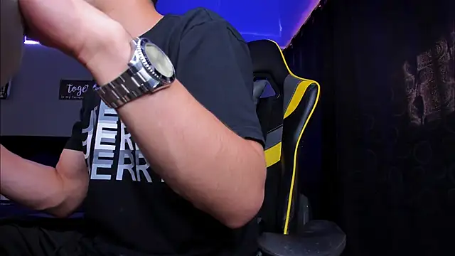 alexgiraldo   online show from 10-21-25, 02:27