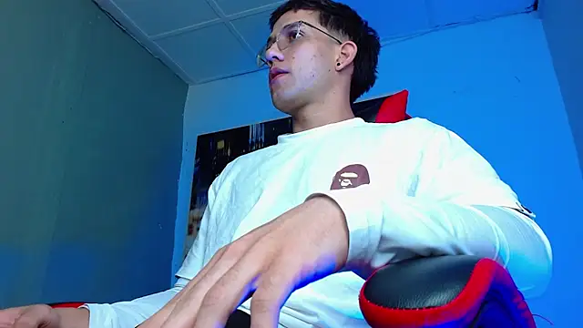 alexgiraldo   online show from 04-03-26, 11:38