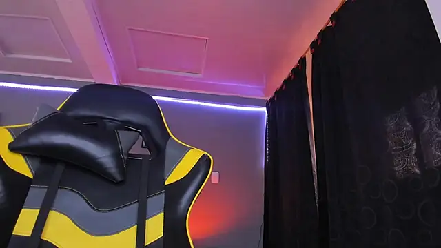 alexgiraldo   online show from 10-02-25, 12:08