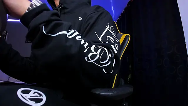 alexgiraldo   online show from 12-04-25, 12:26