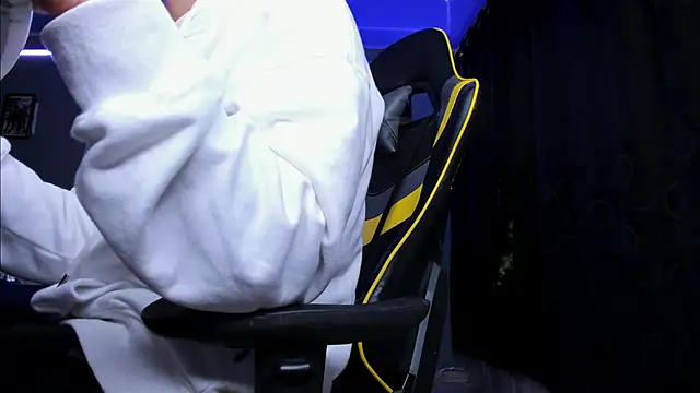 alexgiraldo   online show from 10-27-25, 03:18