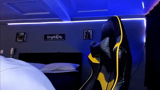 alexgiraldo   online show from 10-11-25, 09:05