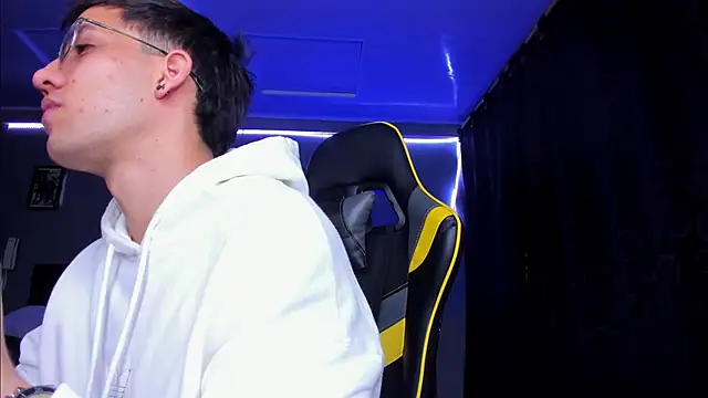 alexgiraldo   online show from 11-14-25, 05:11