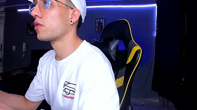 alexgiraldo   online show from 09-27-25, 08:48