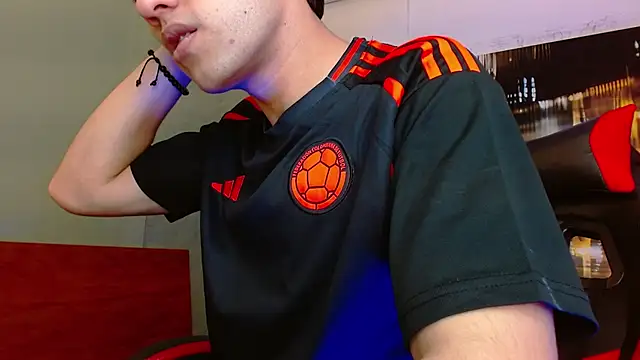 alexgiraldo   online show from 06-18-26, 01:49