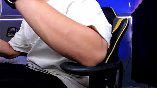 alexgiraldo   online show from 10-12-25, 05:36