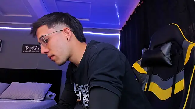 alexgiraldo   online show from 12-02-25, 11:56