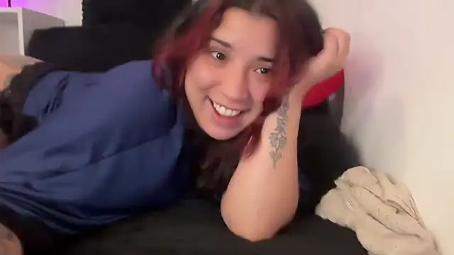 Snapshot of nina_lovez chatting on 10-27-25, 02:56 nina lovez online show from 10-27-25, 02:56