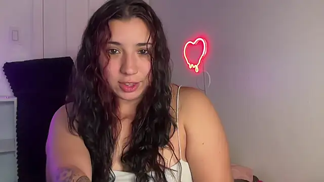 Snapshot of nina_lovez chatting on 10-24-25, 01:15 nina lovez online show from 10-24-25, 01:15