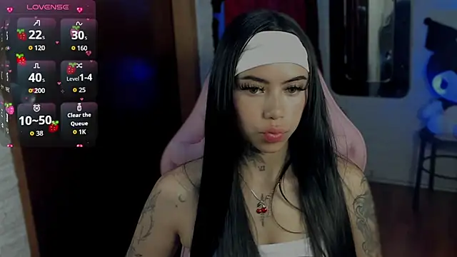 Snapshot of babee_04 chatting on 09-10-25, 09:14 babee 04 online show from 09-10-25, 09:14