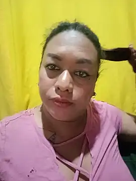 Snapshot of EmmaKantutera chatting on 06-10-26, 11:00 EmmaKantutera online show from 06-10-26, 11:00