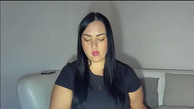 Snapshot of AliTemptress chatting on 10-15-25, 05:43 AliTemptress online show from 10-15-25, 05:43