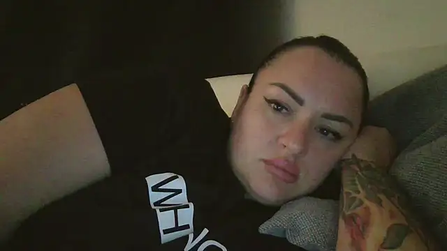 Snapshot of AliTemptress chatting on 10-05-25, 03:41 AliTemptress online show from 10-05-25, 03:41