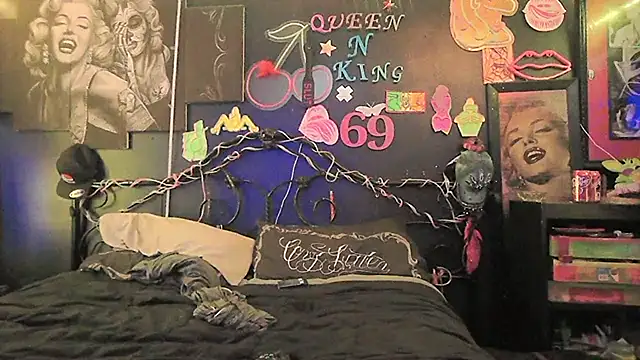 Splash Queen420 online show from 03-10-26, 01:37