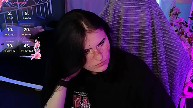 Dark Shine online show from 10-30-25, 06:23