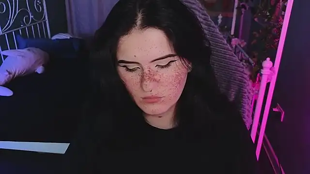 Dark Shine online show from 11-12-25, 06:06