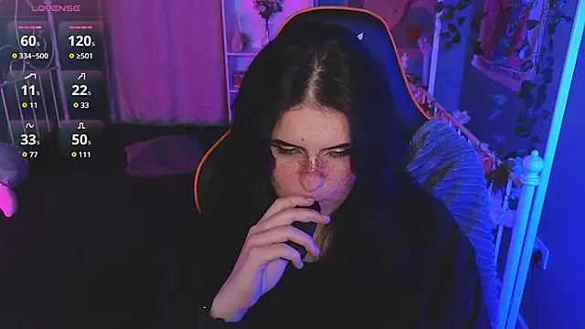 Dark Shine online show from 11-26-25, 06:46