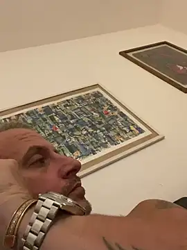 Maurinho3005 online show from 10-28-25, 11:03