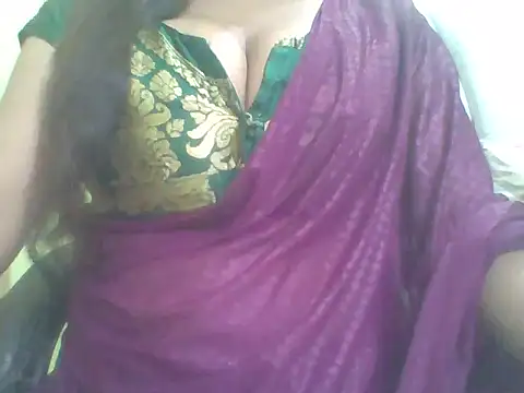 Snapshot of Hot_Rose2 chatting on 06-07-26, 05:01 Hot Rose2 online show from 06-07-26, 05:01