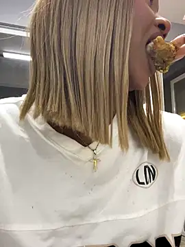 alisonn moon online show from 11-22-25, 12:43