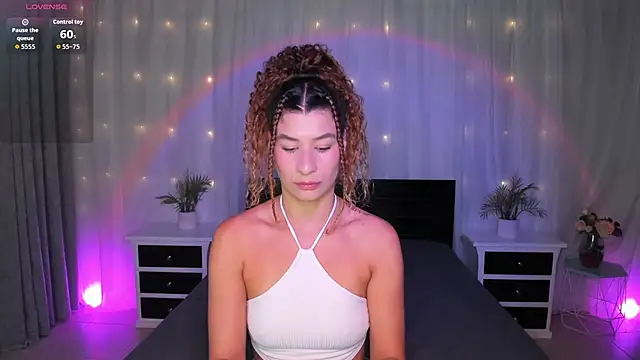 Evolet Bee online show from 11-29-25, 01:22