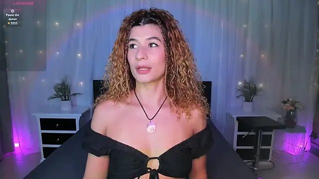 Evolet Bee online show from 09-15-25, 01:33