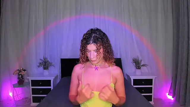 Evolet Bee online show from 11-19-25, 12:27