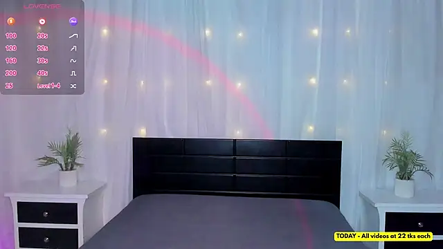 Snapshot of Evolet_Bee chatting on 05-20-26, 12:35 Evolet Bee online show from 05-20-26, 12:35