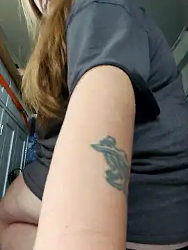 Love86Emily online show from 10-20-25, 05:13