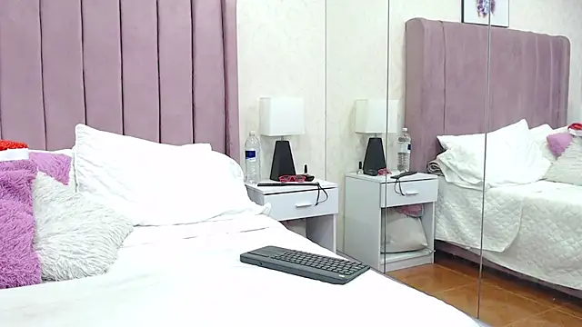 AriannaAdames online show from 12-18-25, 06:56