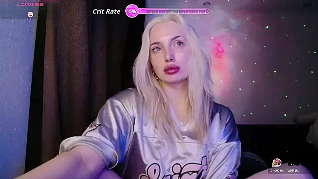 Snapshot of SpaceMarsi chatting on 10-10-25, 08:09 SpaceMarsi online show from 10-10-25, 08:09