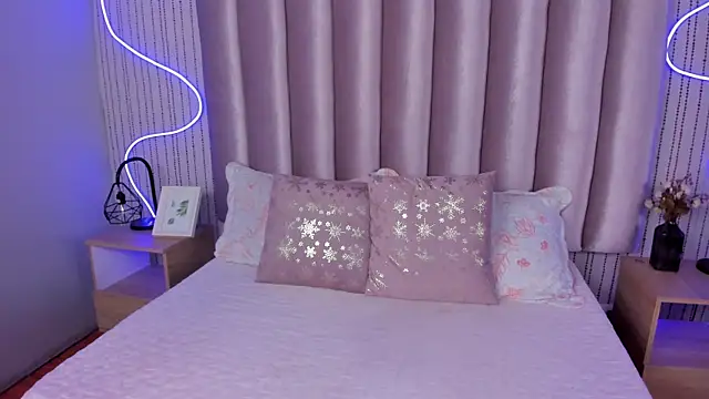 SamanthaPeachss online show from 10-09-25, 11:55