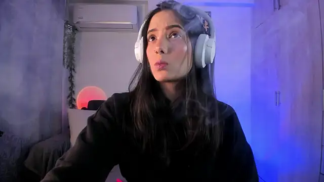 mishelkrave  online show from 02-09-26, 11:47