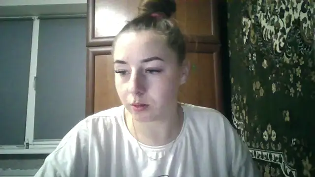 Snapshot of Kitten36 chatting on 10-21-25, 03:33 Kitten36 online show from 10-21-25, 03:33