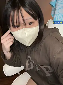 Snapshot of kabikabi_makaron chatting on 05-17-26, 04:07 kabikabi makaron online show from 05-17-26, 04:07
